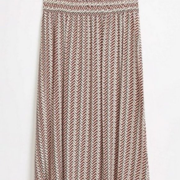 NWOT! LOFT Chevron Pull On Midi Skirt Size Medium New Without Tag